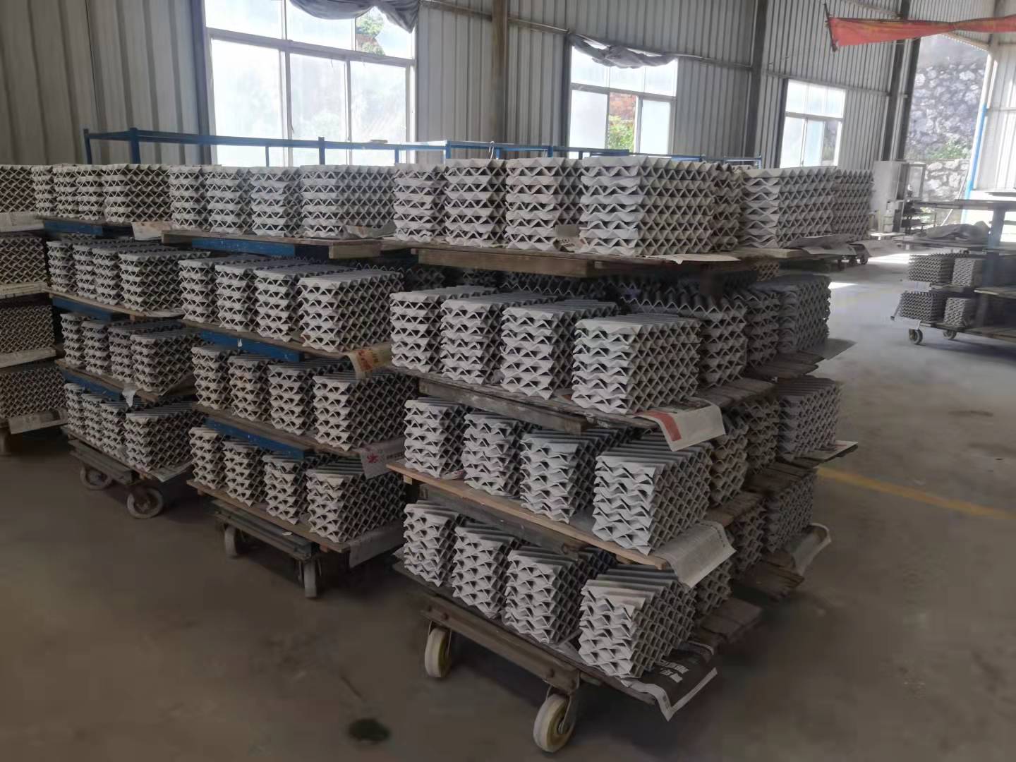 陶瓷波紋板填料的生產工藝